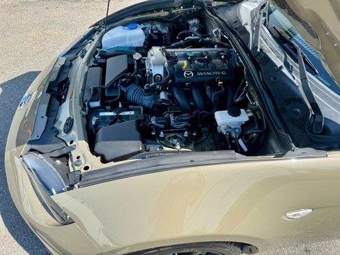 Used 2023 MAZDA MX-5 Miata Club RWD image 25