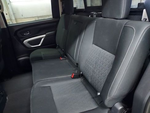 Used 2018 Nissan Titan SV w/ SV Convenience Package image 9