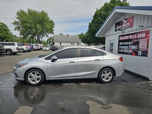 Used 2018 Chevrolet Cruze LT FWD image 6
