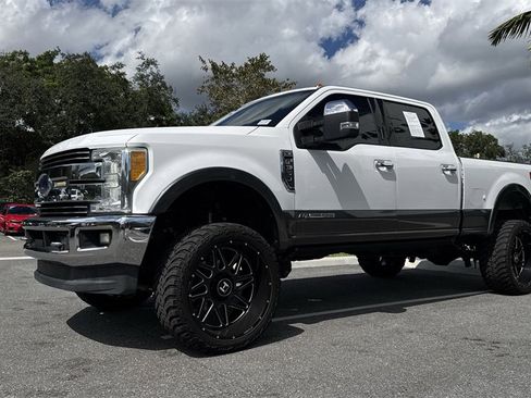 Used 2017 Ford F350 Lariat w/ Chrome Package image 29