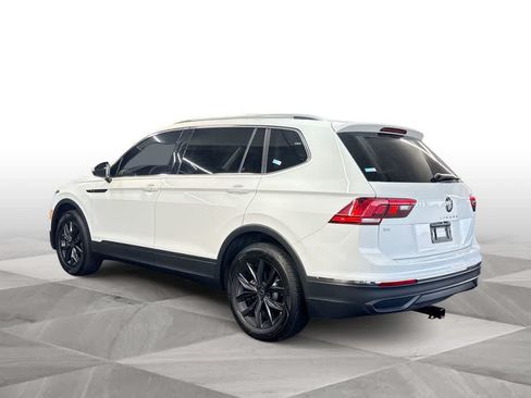 Certified 2024 Volkswagen Tiguan SE w/ Panoramic Sunroof Package FWD image 6