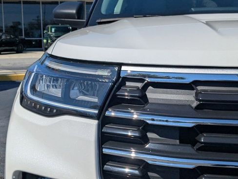 New 2026 Ford Explorer Active w/ Active Comfort Package image 10