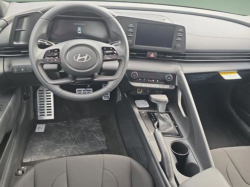 New 2026 Hyundai Elantra Sport FWD image 18