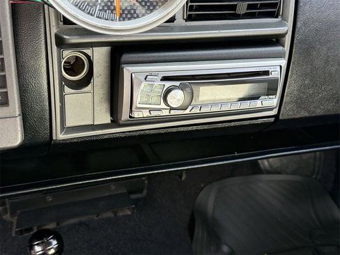 Used 1992 Chevrolet S10 Pickup image 23