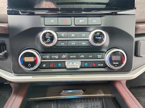 Used 2024 Ford Expedition Max Limited image 33