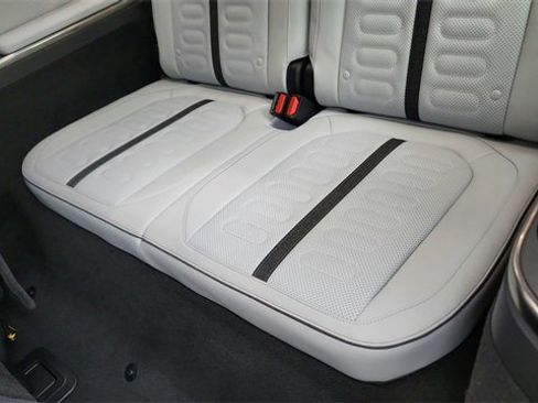 Used 2024 Rivian R1S Launch Edition image 32