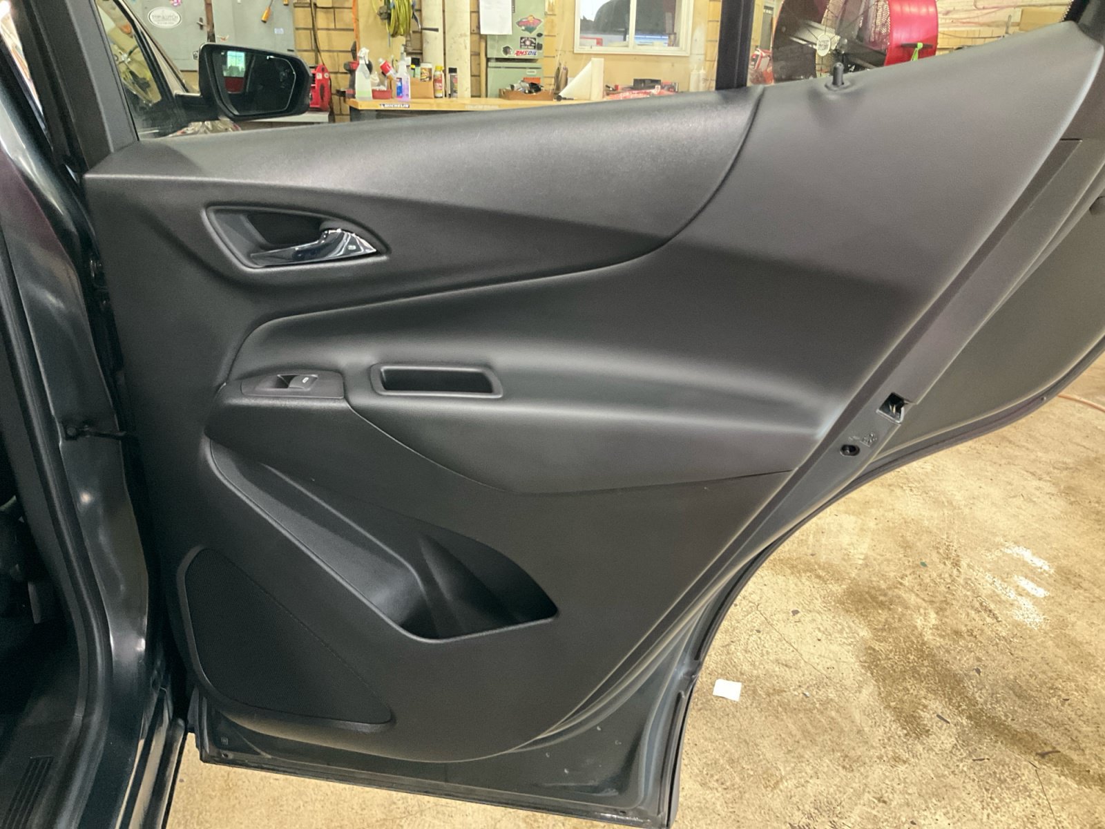 Used 2020 Chevrolet Equinox LT AWD/4WD image 24