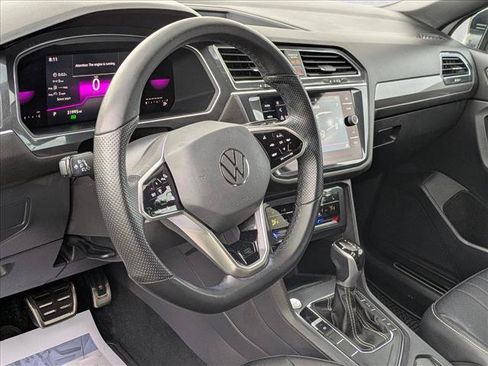 Used 2023 Volkswagen Tiguan SE R-Line FWD image 10