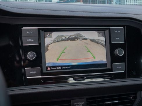 Used 2022 Volkswagen Jetta Sport image 29