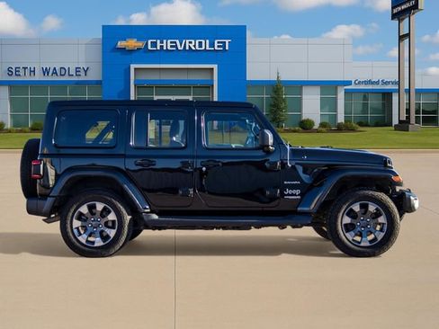 Used 2018 Jeep Wrangler Unlimited Sahara image 8