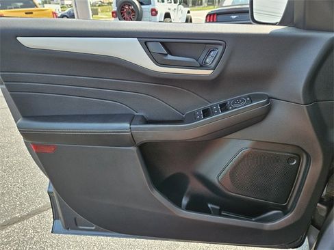 Used 2022 Ford Escape SE w/ Convenience Package image 30