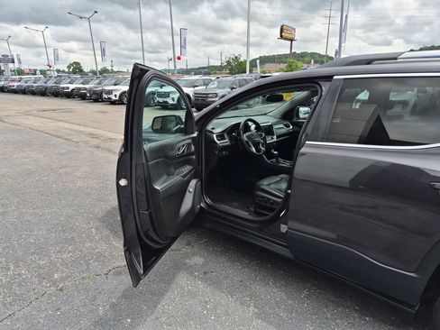 Used 2017 GMC Acadia SLT FWD image 8