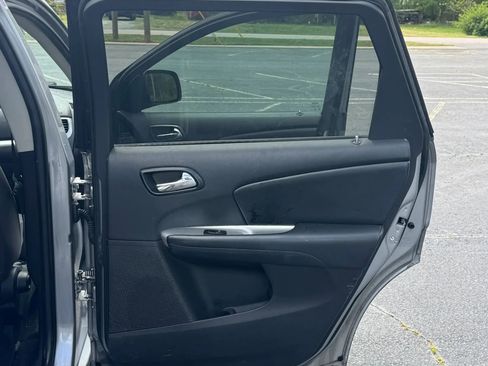 Used 2018 Dodge Journey SE w/ Popular Equipment Group FWD image 25