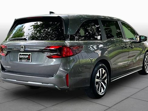 Certified 2026 Honda Odyssey EX-L image 13