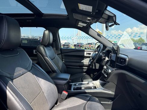 Used 2020 Ford Explorer ST w/ Premium Technology Package AWD/4WD image 16