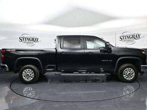 Used 2025 Chevrolet Silverado 2500 LT w/ Convenience Package image 8