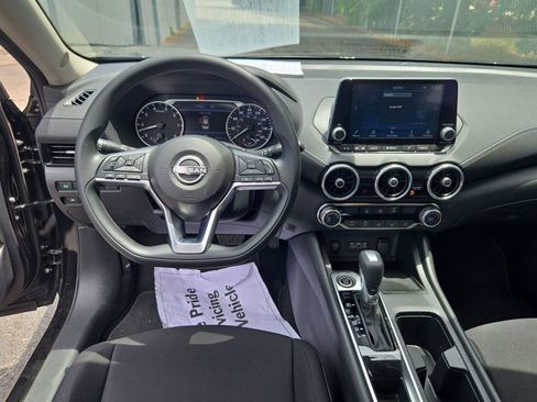 Used 2025 Nissan Sentra SV FWD image 9