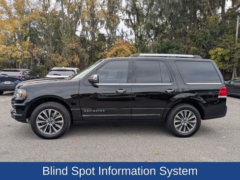 Used 2017 Lincoln Navigator Select image 7