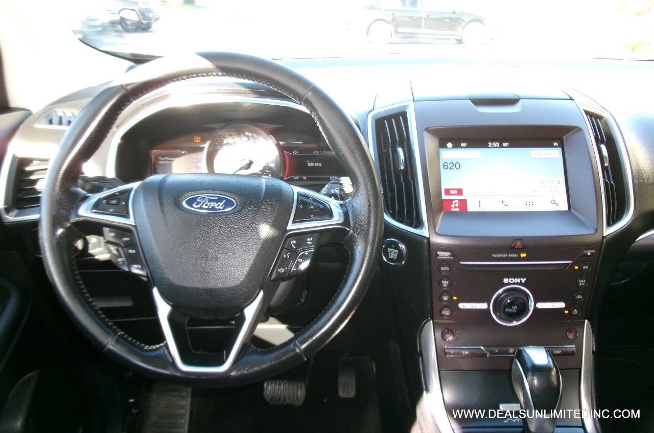 Used 2016 Ford Edge Titanium AWD/4WD image 10