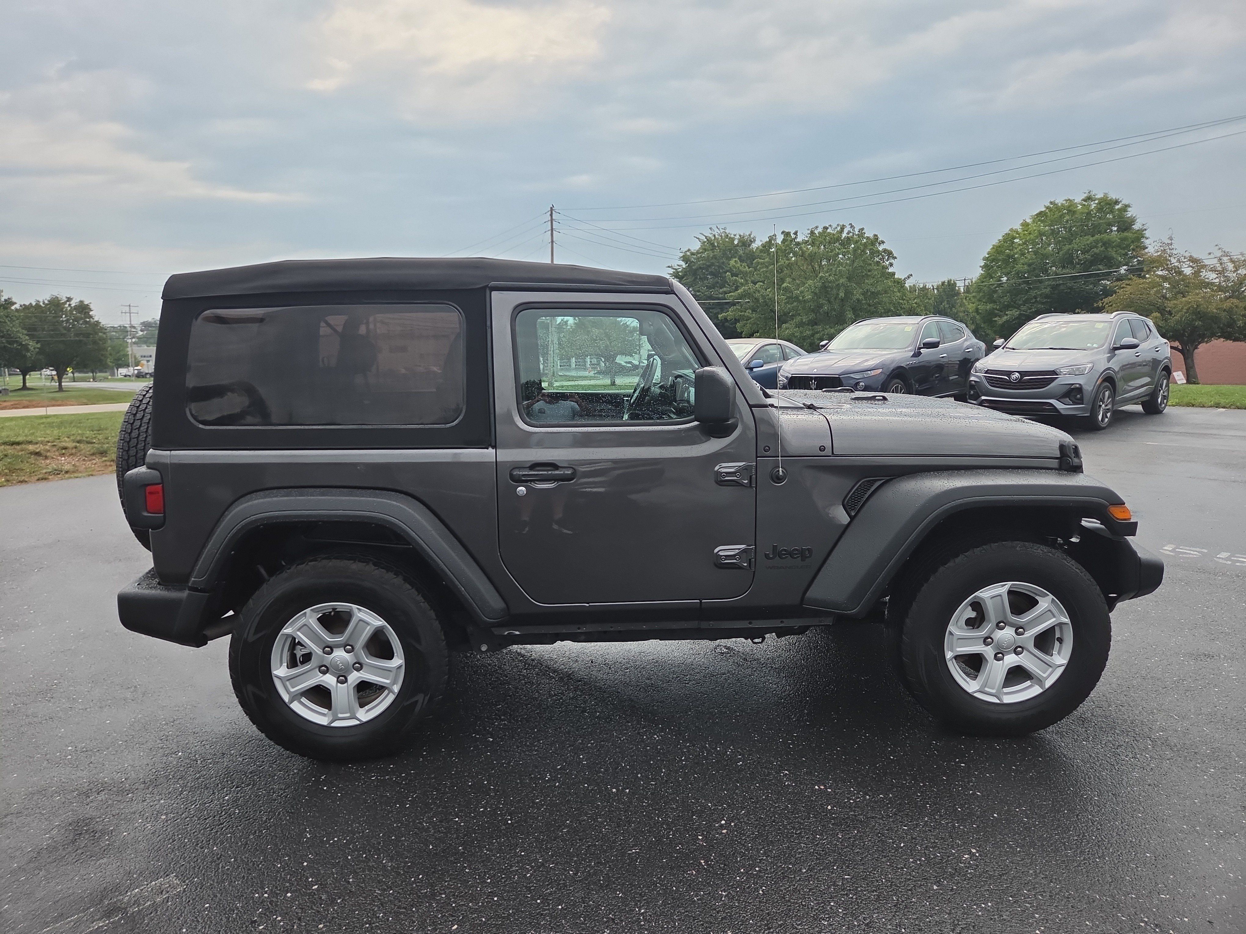Used 2022 Jeep Wrangler Sport AWD/4WD image 17