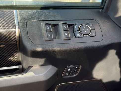 Used 2019 Ford F150 Raptor w/ Equipment Group 802A Luxury image 11