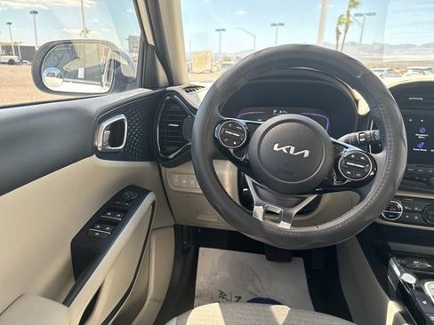Used 2025 Kia Soul EX FWD image 13