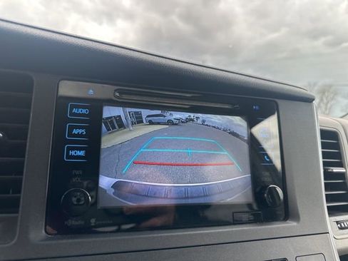 Used 2015 Toyota Sienna XLE w/ XLE Navigation Package image 4