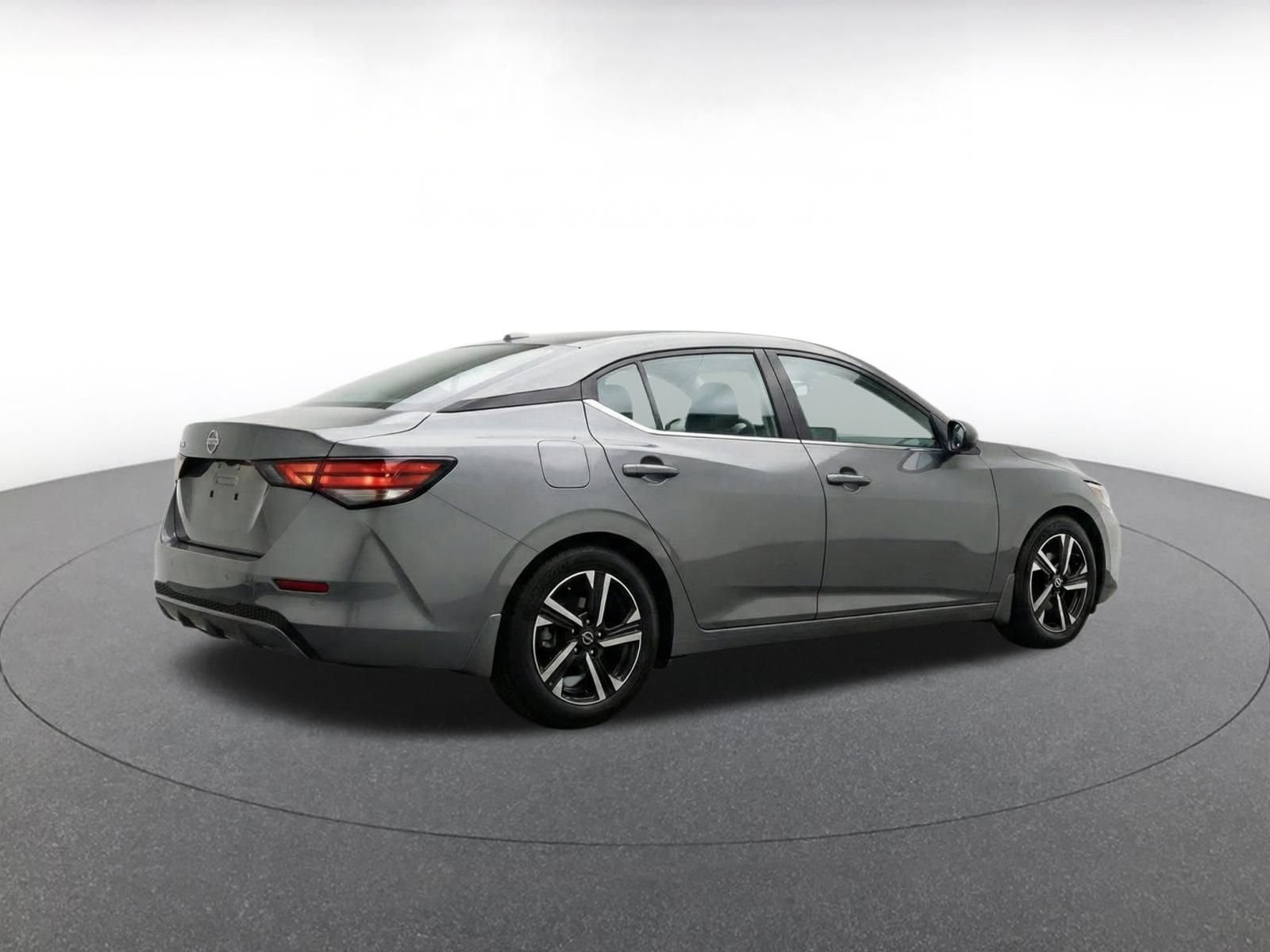 Used 2025 Nissan Sentra SV FWD image 8