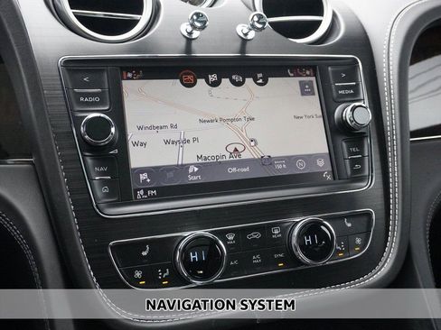 Used 2019 Bentley Bentayga AWD/4WD image 3