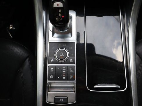 Used 2016 Land Rover Range Rover Sport HSE image 18