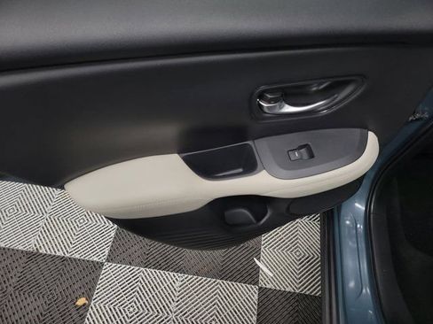Certified 2025 Honda HR-V LX image 13