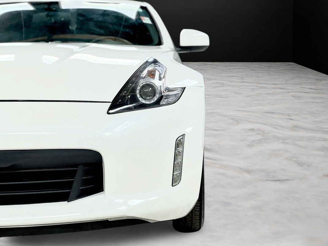Used 2020 Nissan 370Z Coupe RWD image 9