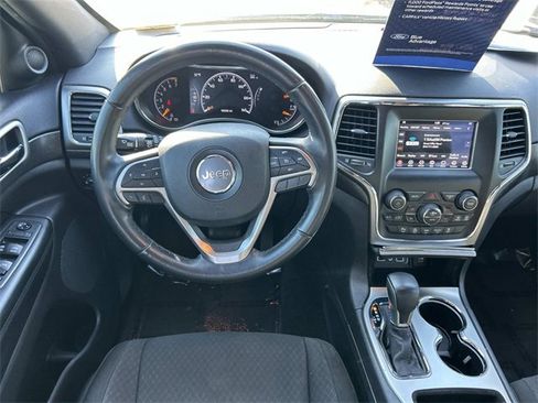 Used 2018 Jeep Grand Cherokee Laredo image 14