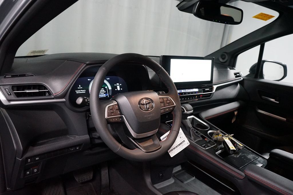 Used 2026 Toyota Sienna XSE FWD image 7