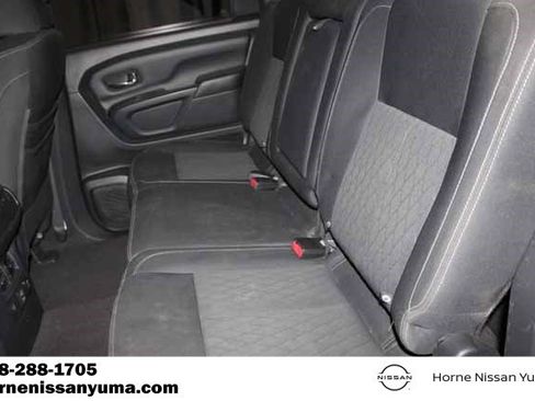 Used 2019 Nissan Titan SV w/ SV Convenience Package image 5