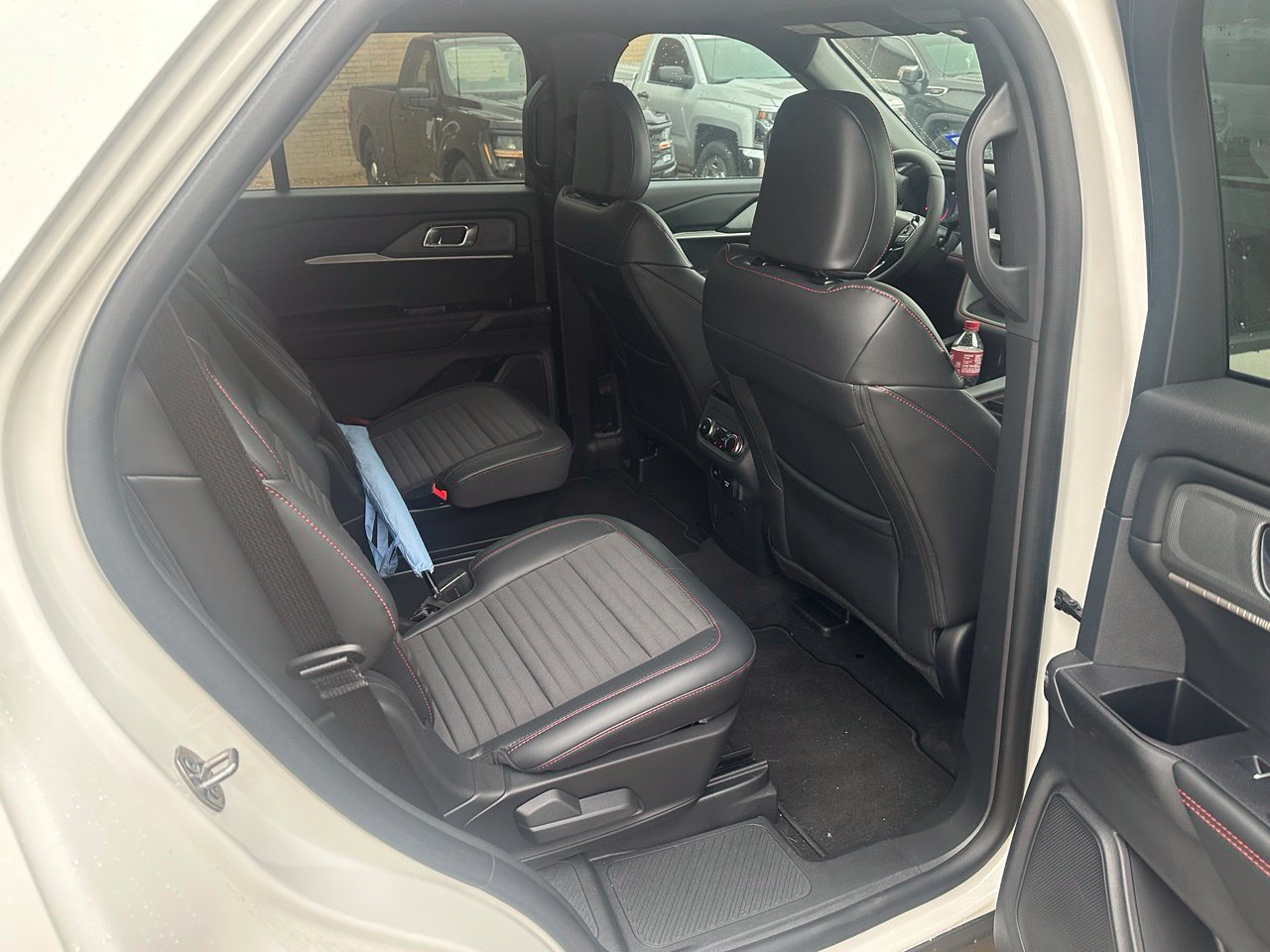 Used 2026 Ford Explorer ST-Line w/ ST-Line Street Pack RWD image 17