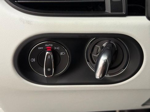 New 2026 Porsche Macan image 21