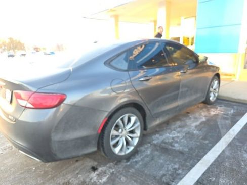 Used 2016 Chrysler 200 S image 7