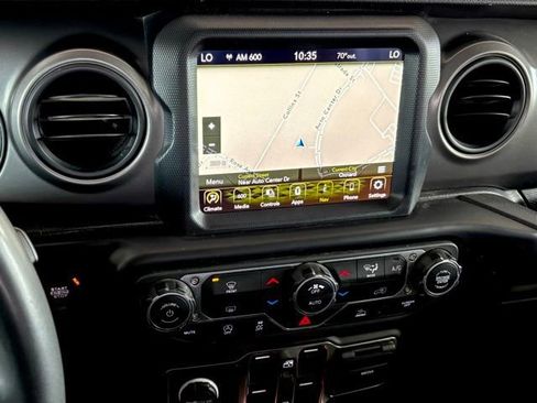 Used 2023 Jeep Gladiator Sport image 27