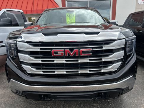 Used 2023 GMC Sierra 1500 SLE w/ X31 Off-Road Package image 3