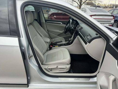 Used 2016 Volkswagen Passat 1.8T SE image 29