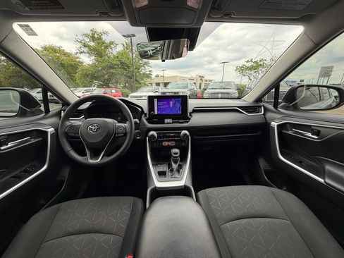 Used 2024 Toyota RAV4 XLE w/ Weather Package AWD/4WD image 31