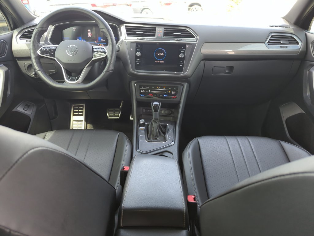 Used 2024 Volkswagen Tiguan SE R-Line FWD image 25