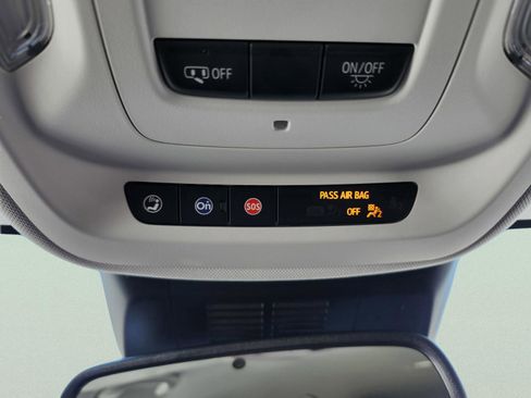 Used 2025 Buick Envision Preferred image 22