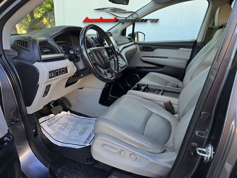 Used 2018 Honda Odyssey Touring image 6