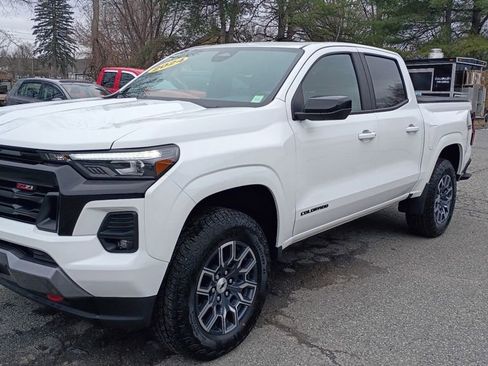 Used 2024 Chevrolet Colorado Z71 image 1