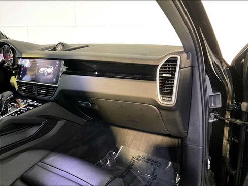 Certified 2023 Porsche Cayenne AWD/4WD image 22