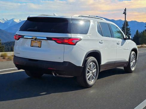 Used 2023 Chevrolet Traverse LT image 5