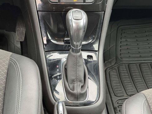 Used 2020 Buick Encore Preferred FWD image 27