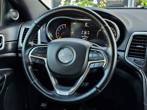 Used 2021 Jeep Grand Cherokee Laredo image 21